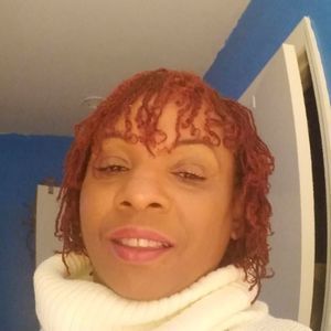 Meet your Posher, Dee